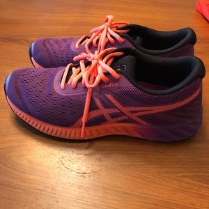 Worn Once! ASICS size9.5